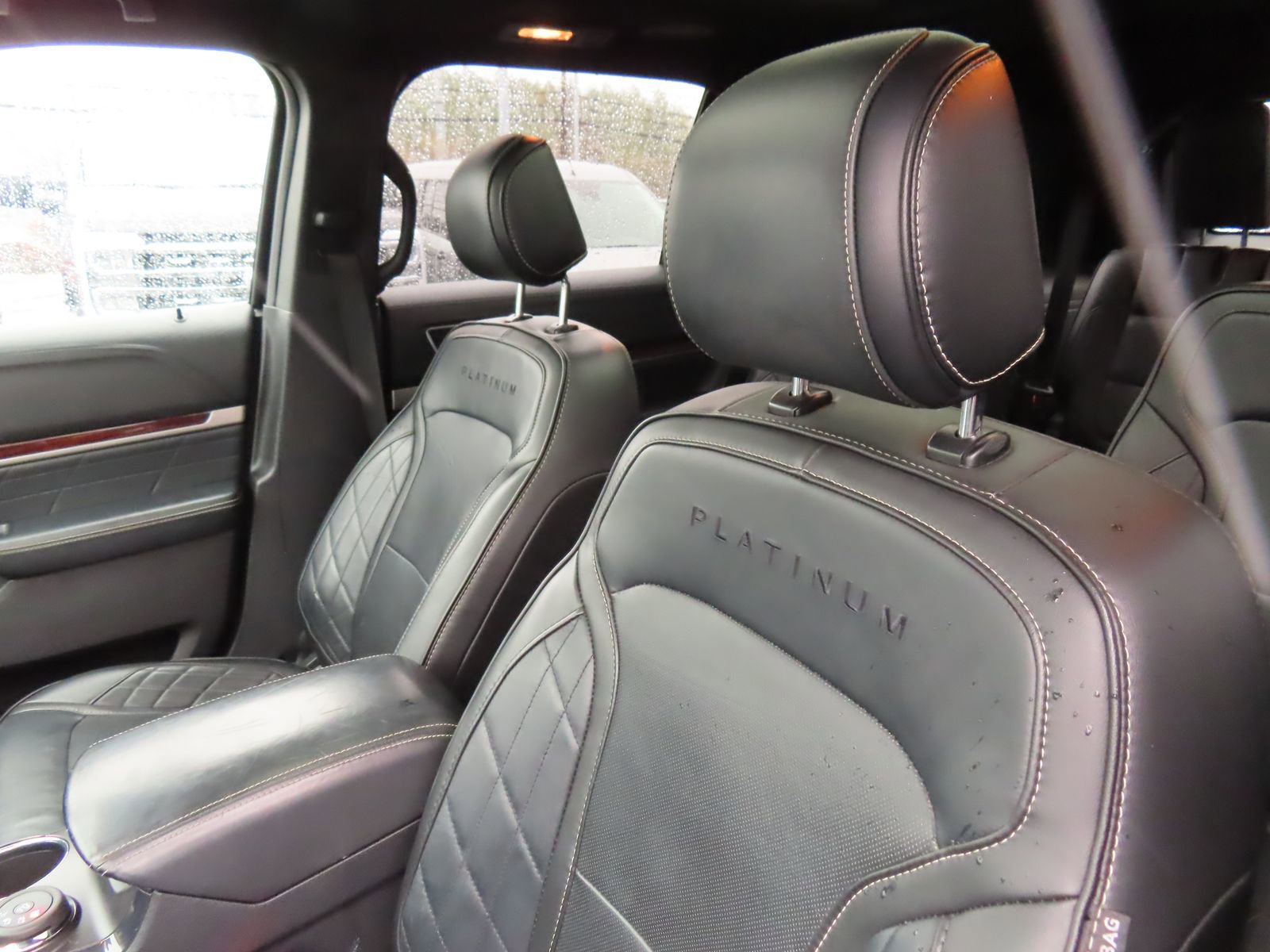 Used 2017 Ford Explorer Platinum image 28