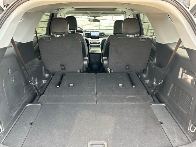 Used 2023 Ford Explorer XLT w/ Equipment Group 202A image 11