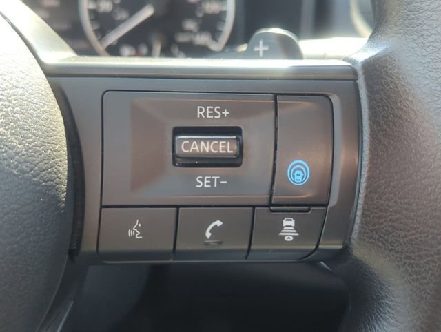 Used 2024 Nissan Rogue SV AWD/4WD image 14
