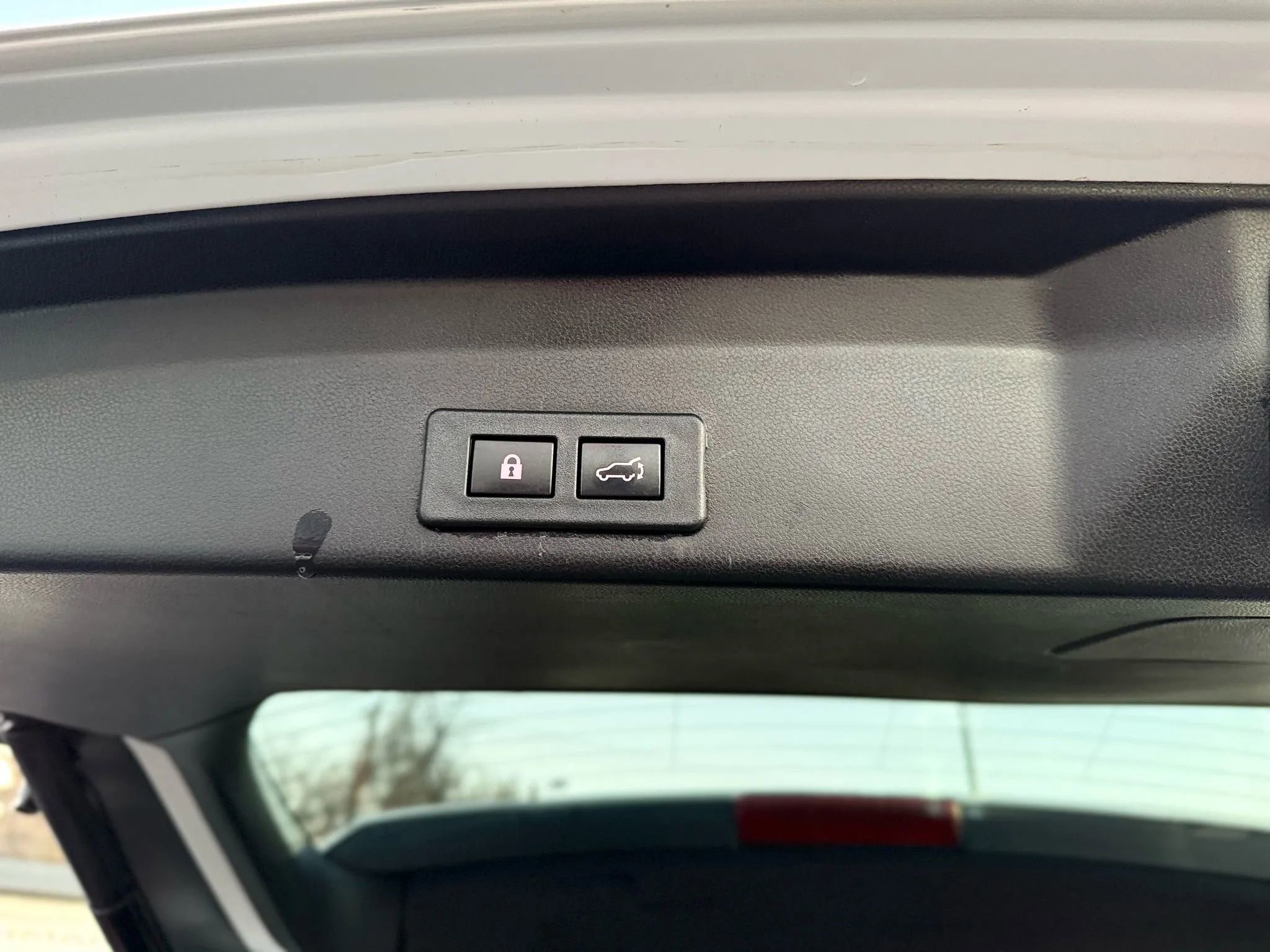 Used 2021 Subaru Ascent Limited w/ Technology Package image 27