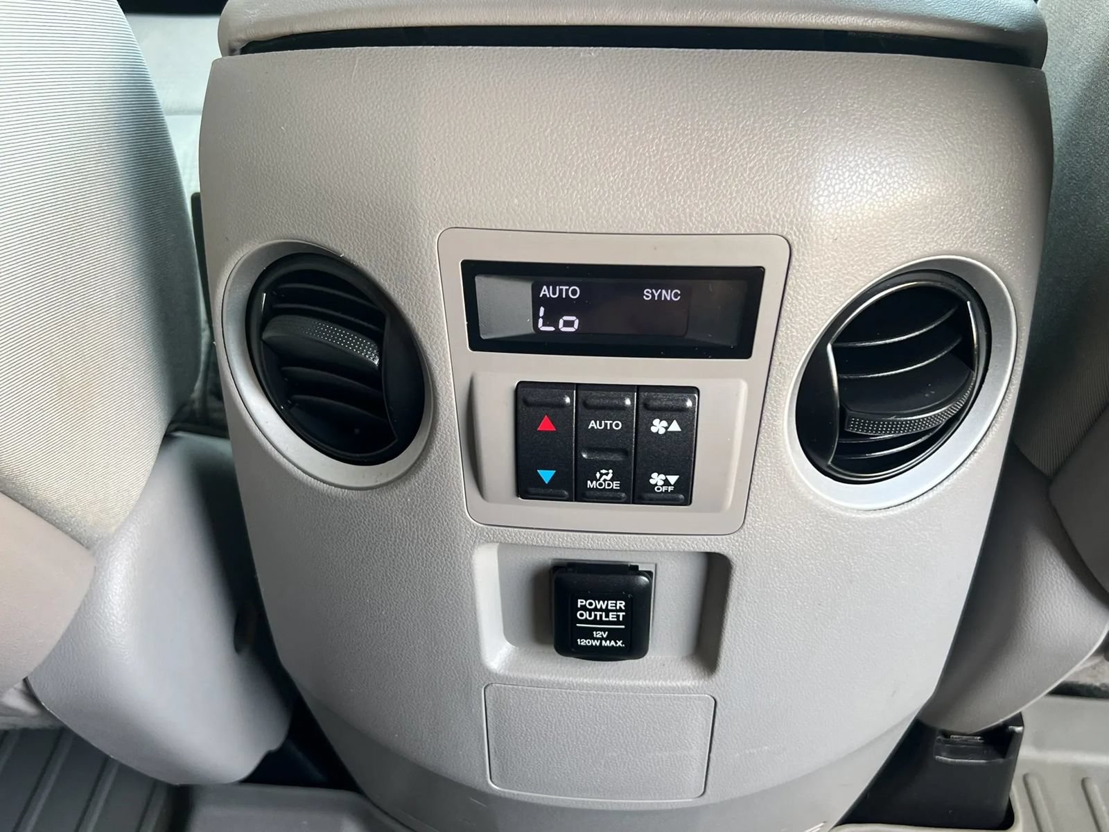 Used 2015 Honda Pilot LX image 38