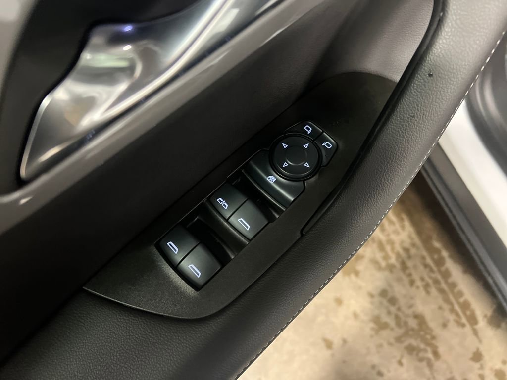 Certified 2025 Chevrolet Blazer LT w/ Convenience Package image 16