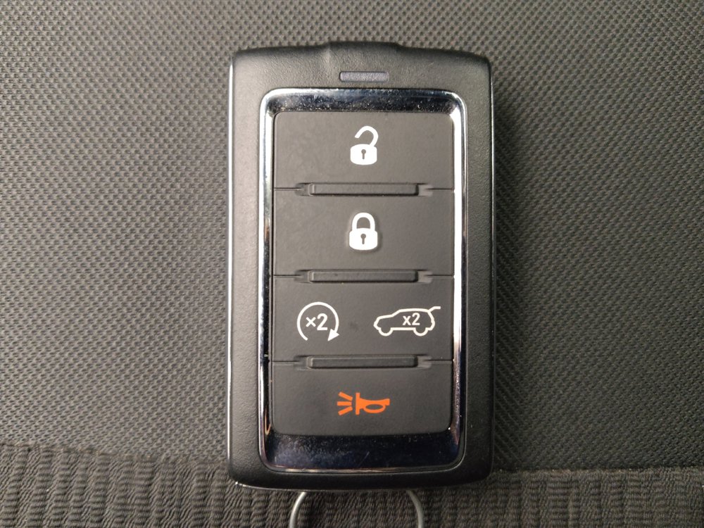 Used 2022 Jeep Grand Cherokee Laredo w/ Luxury Tech Group I AWD/4WD image 32