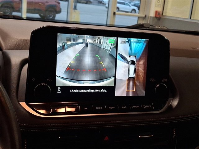 Used 2023 Nissan Rogue SL w/ SL Premium Package image 16