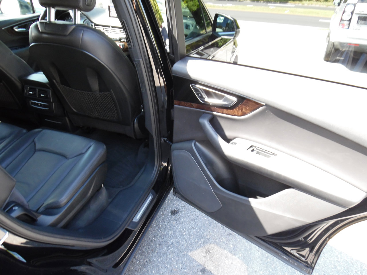 Used 2017 Audi Q7 3.0T Premium image 20