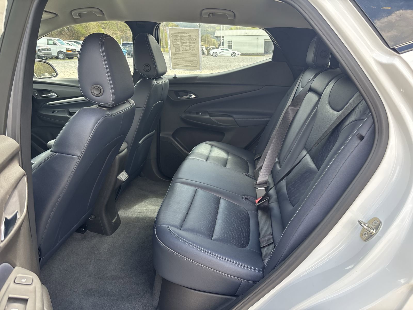Used 2022 Chevrolet Bolt EUV Premier FWD image 24