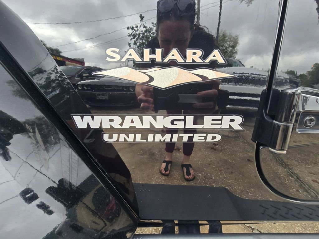Used 2013 Jeep Wrangler Unlimited Sahara w/ Connectivity Group image 80