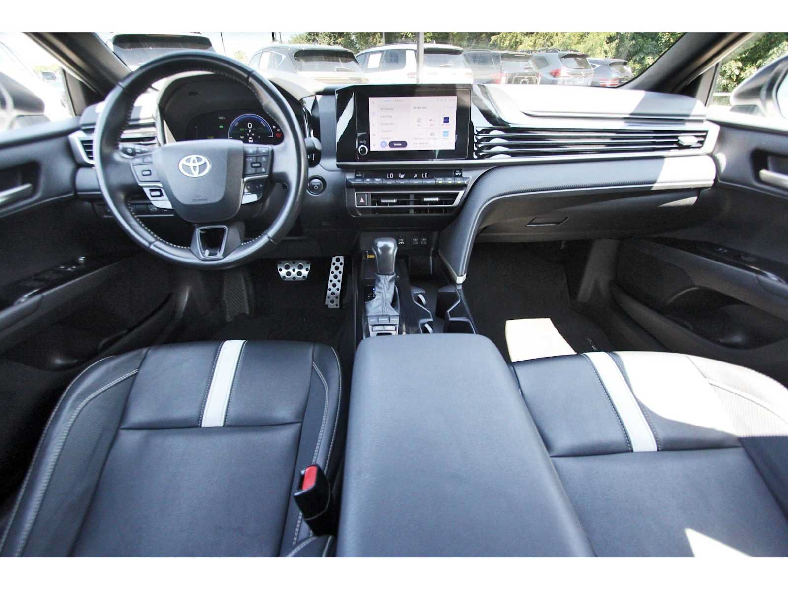 Used 2025 Toyota Camry SE FWD image 7
