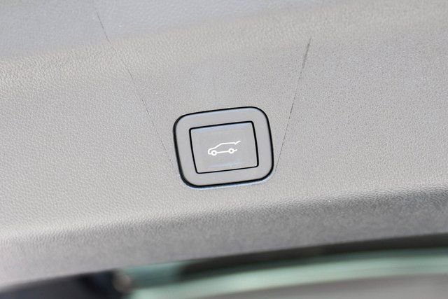 New 2026 GMC Yukon Elevation image 9