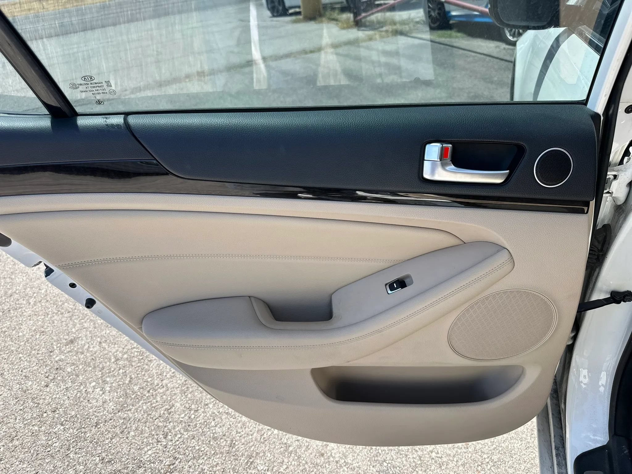 Used 2016 Kia Cadenza FWD image 21