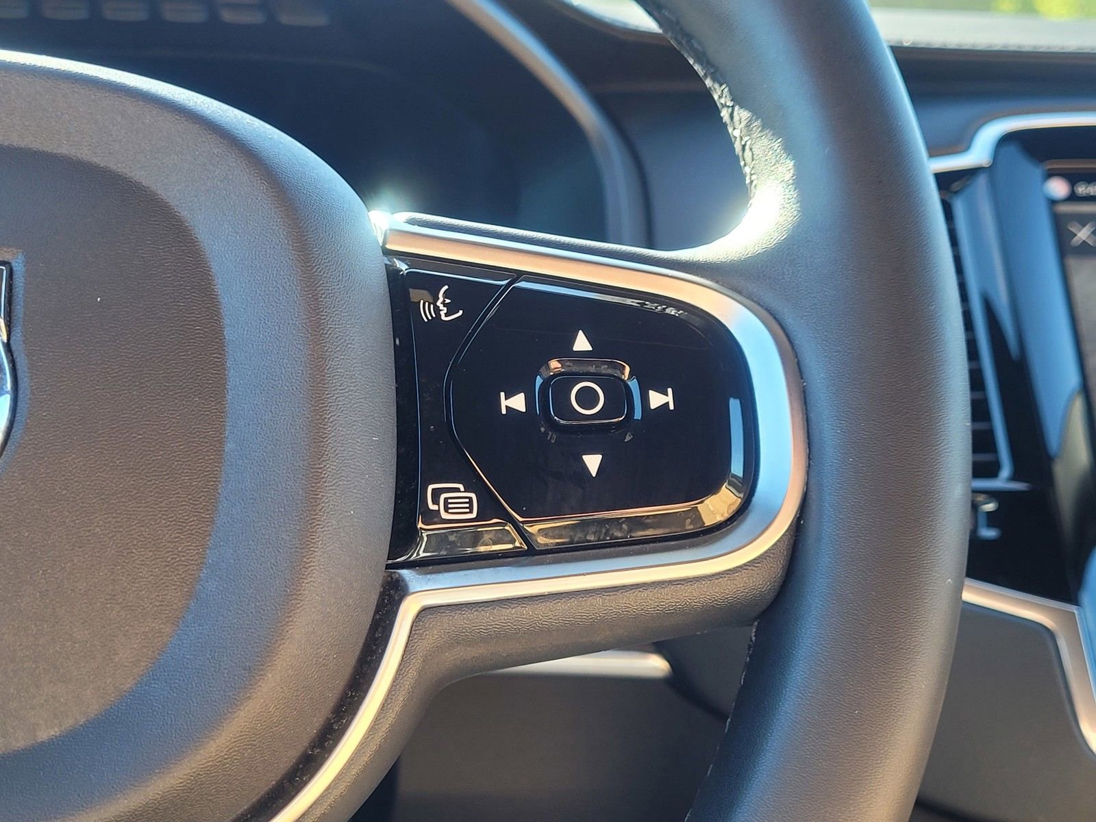 Certified 2023 Volvo XC90 T8 Ultimate AWD/4WD image 20