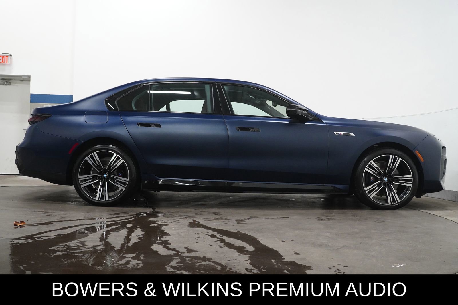 Used 2025 BMW i7 M70 w/ Executive Package image 7