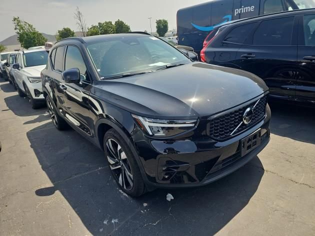 Used 2025 Volvo XC40 B5 Plus