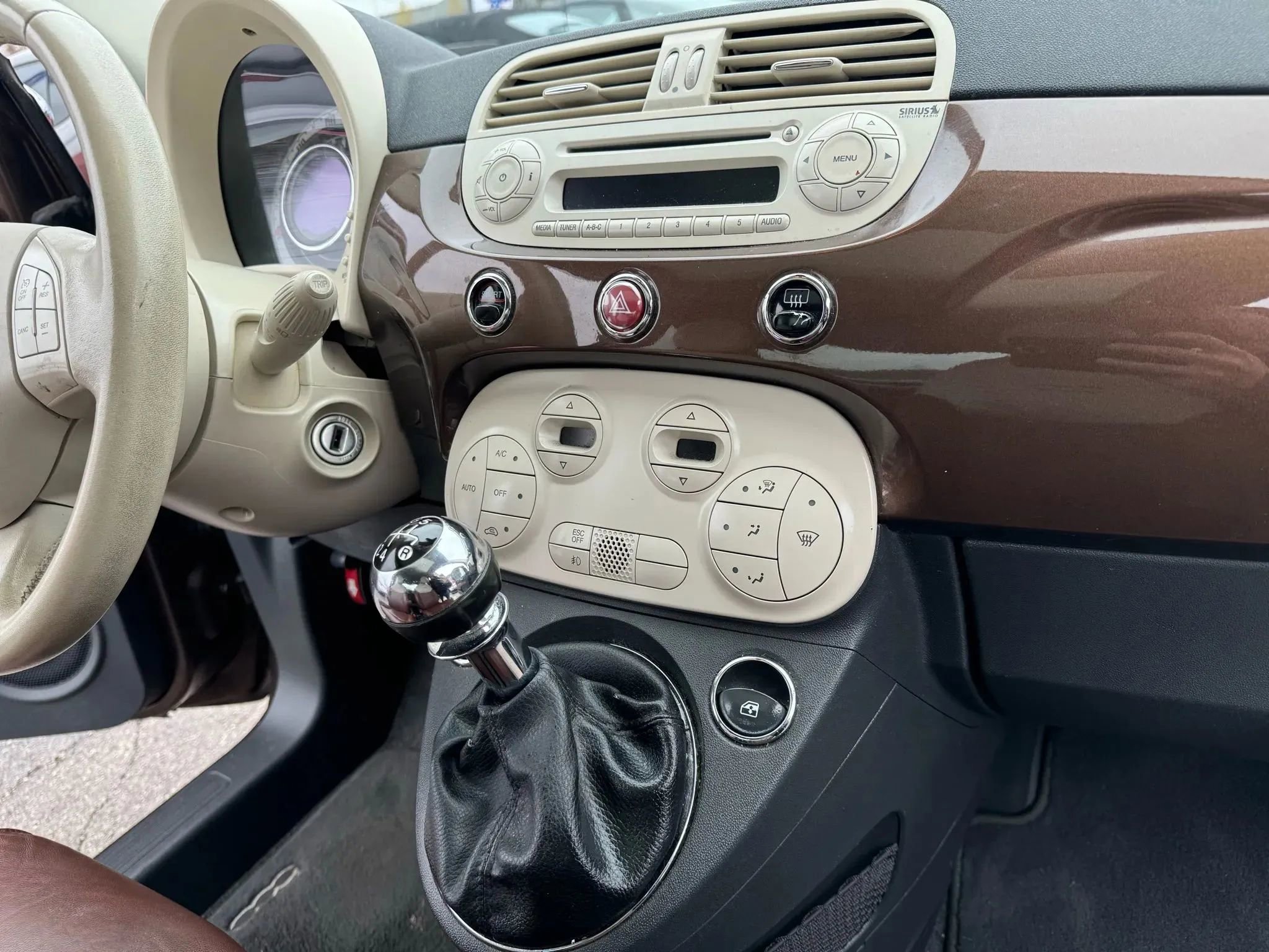 Used 2012 FIAT 500 Lounge w/ Luxury Leather Pkg image 20