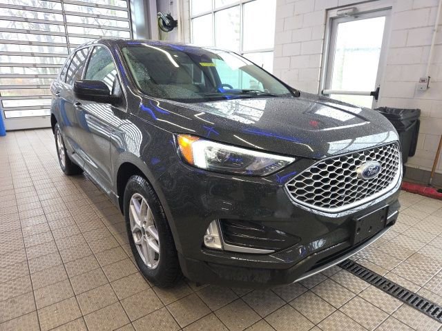 Used 2024 Ford Edge SEL w/ Convenience Package AWD/4WD image 3