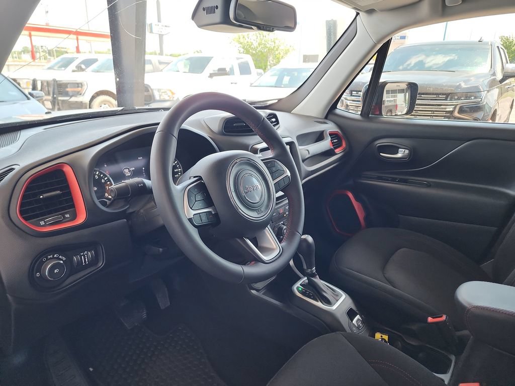Used 2023 Jeep Renegade Trailhawk AWD/4WD image 15