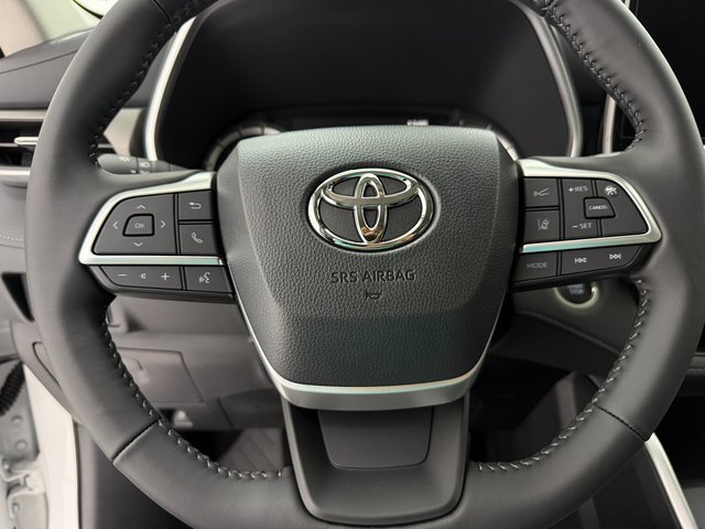 New 2026 Toyota Highlander XLE image 8
