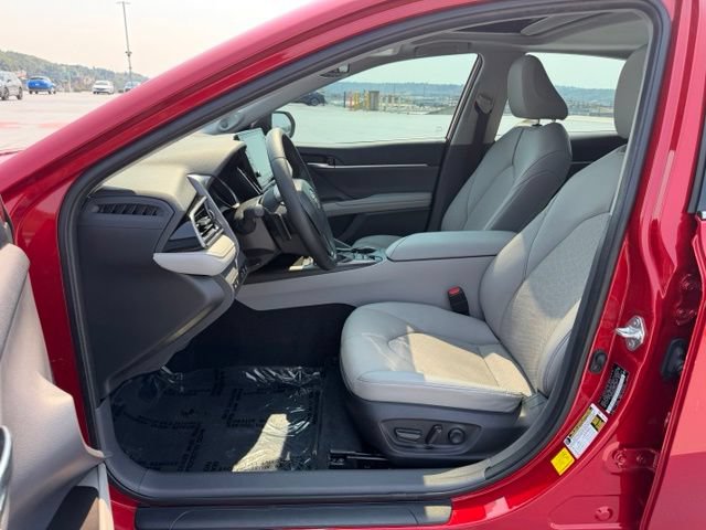 Used 2022 Toyota Camry XSE w/ Navigation Upgrade Package FWD image 10