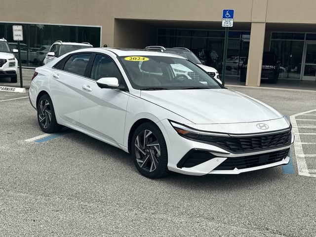 Certified 2024 Hyundai Elantra Limited FWD image 4