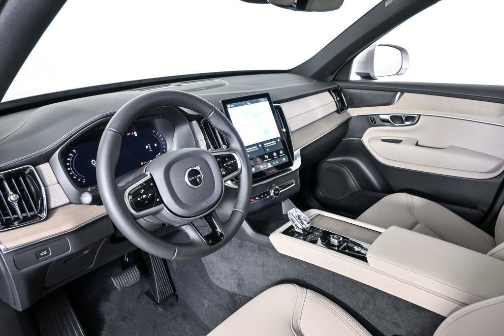 New 2026 Volvo XC90 B6 Plus w/ Protection Package Premier AWD/4WD image 4