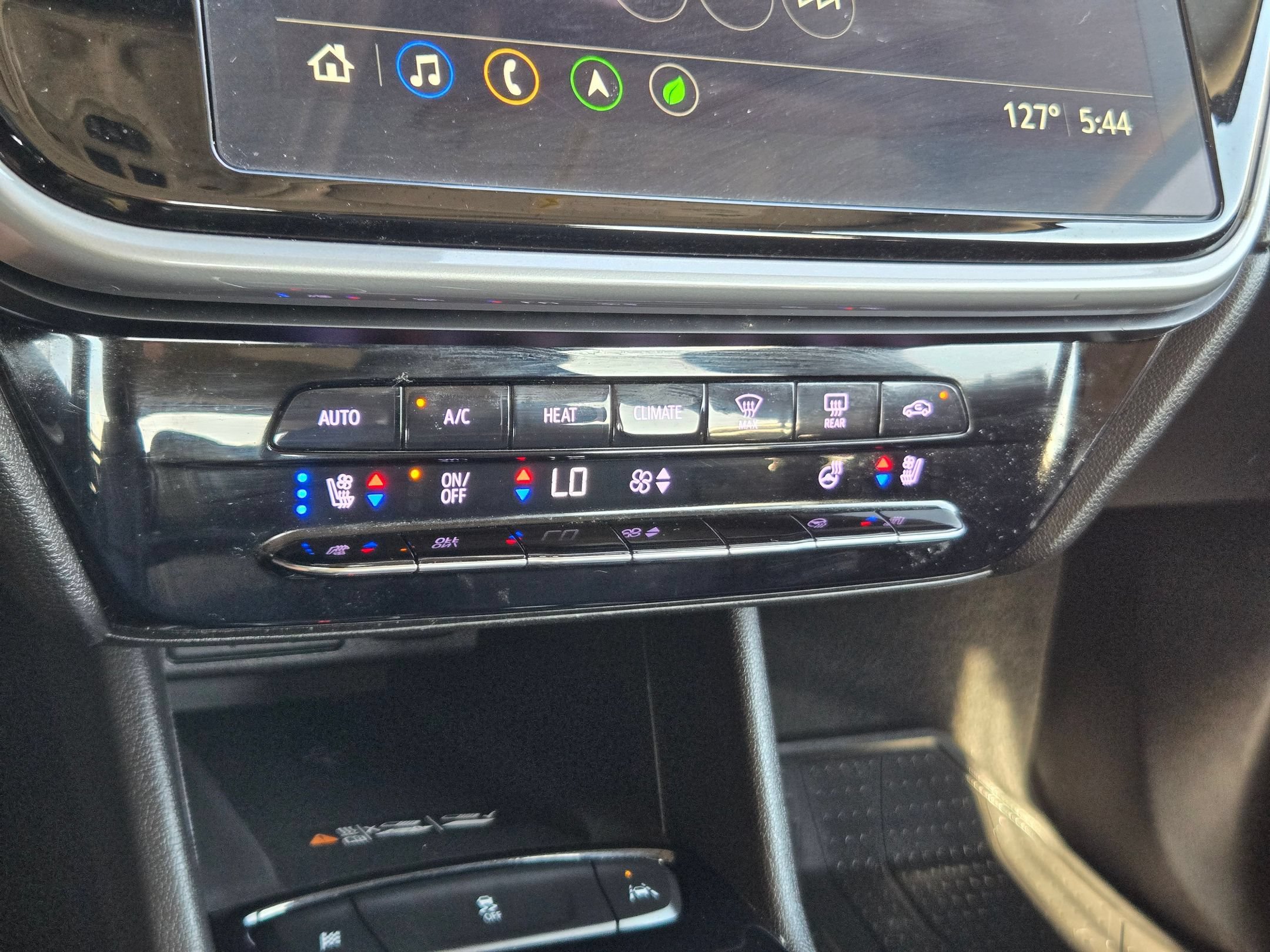 Certified 2023 Chevrolet Bolt EUV Premier w/ Sun & Sound Package FWD image 17
