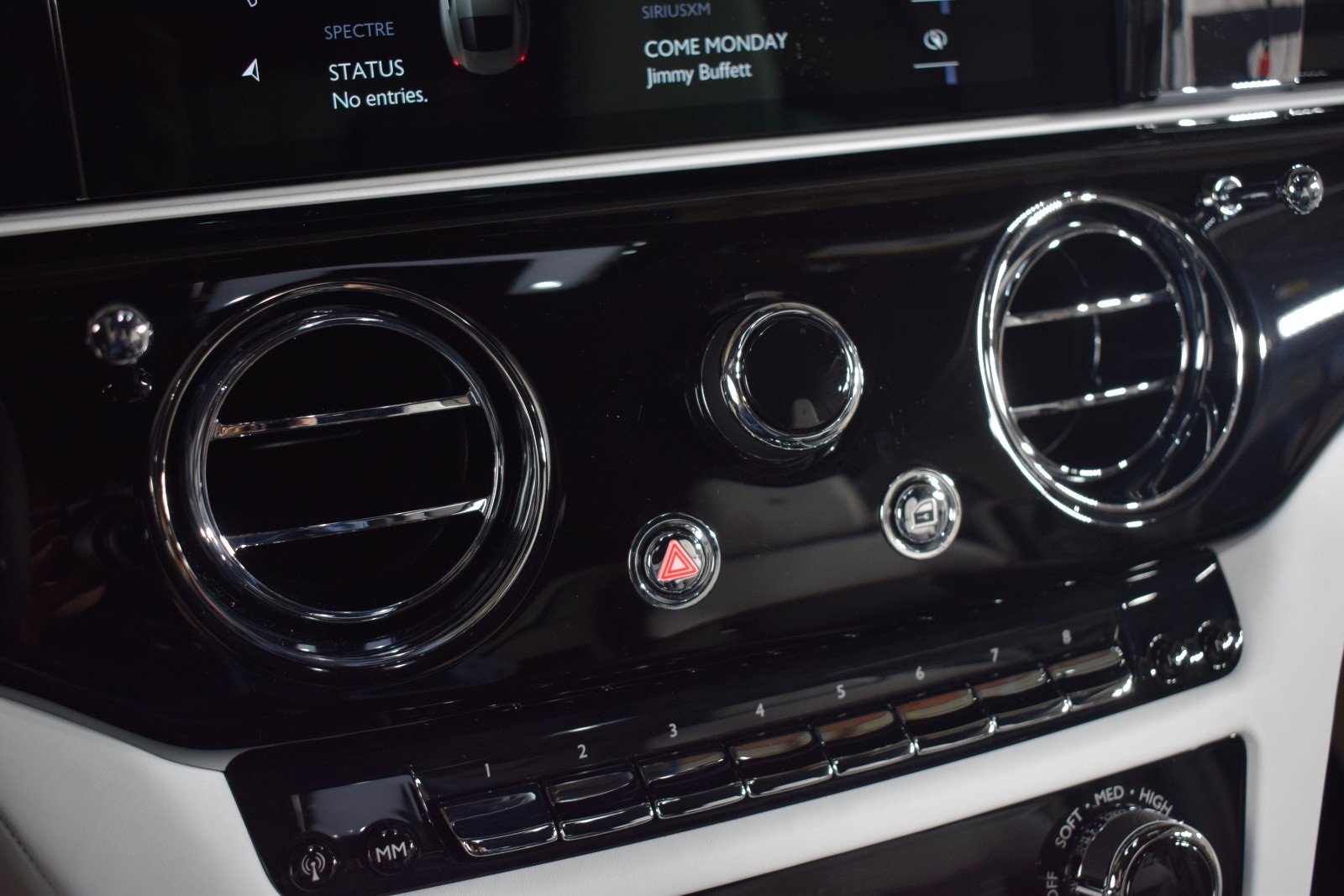 New 2025 Rolls-Royce Spectre w/ Leather Finishing Pack image 31