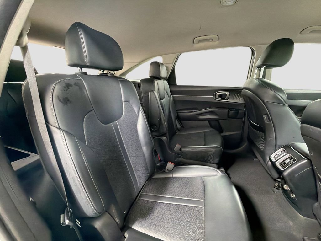 Used 2021 Kia Sorento S FWD image 29
