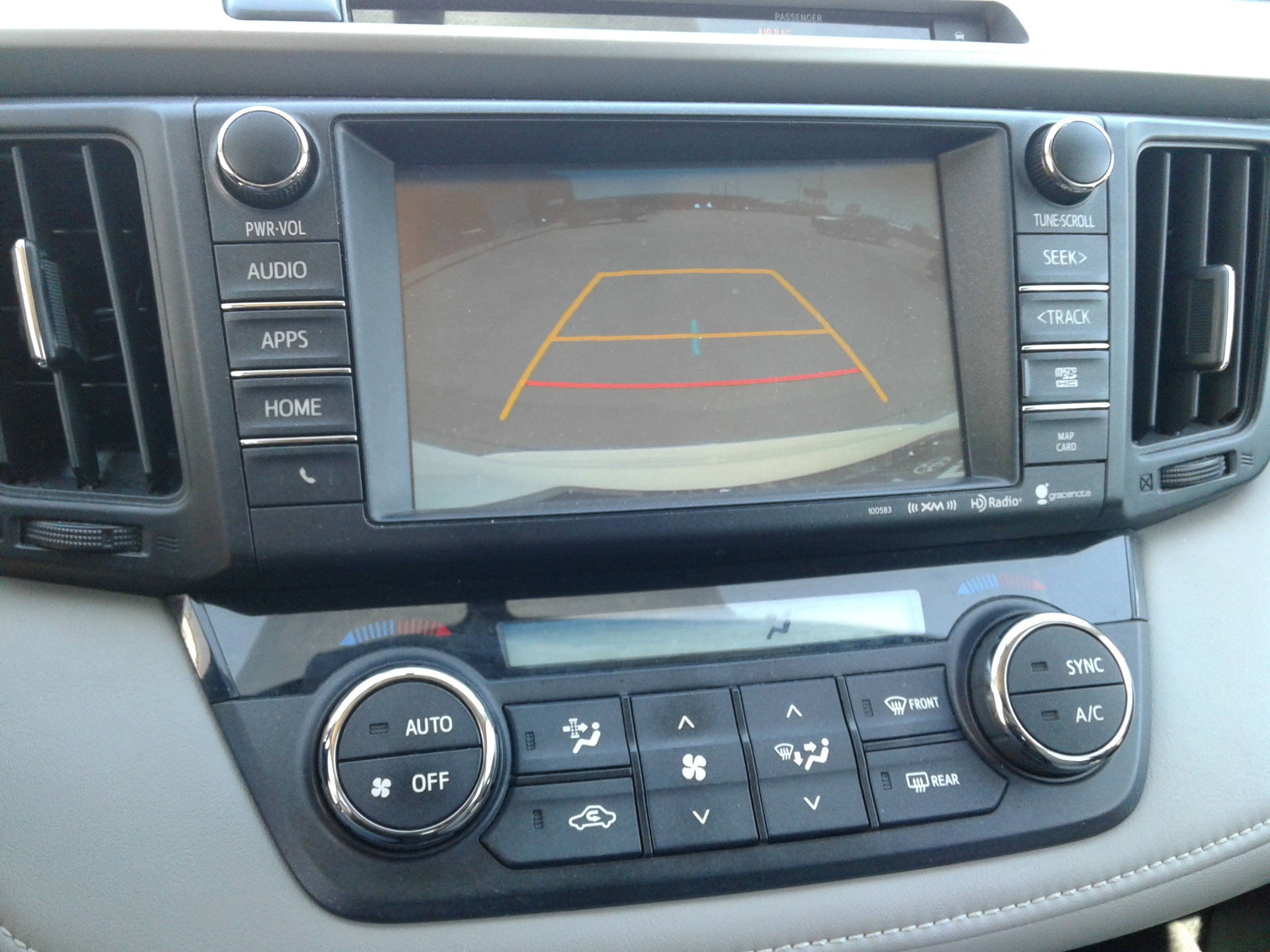 Used 2016 Toyota RAV4 XLE image 19