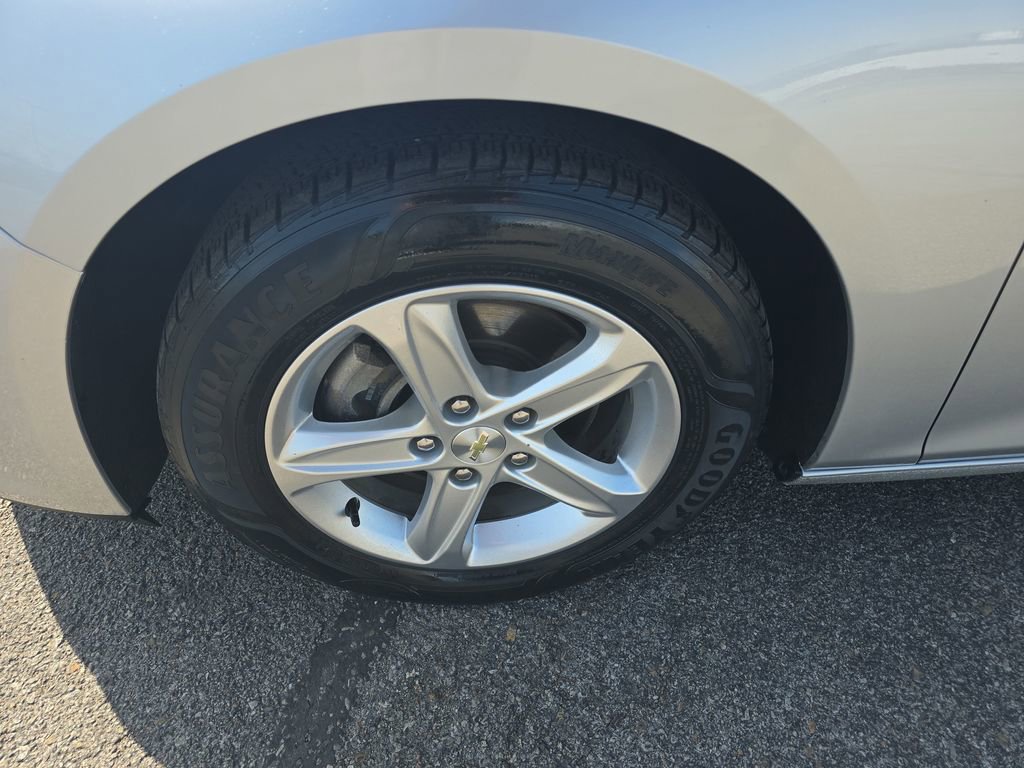 Used 2019 Chevrolet Malibu LS image 9