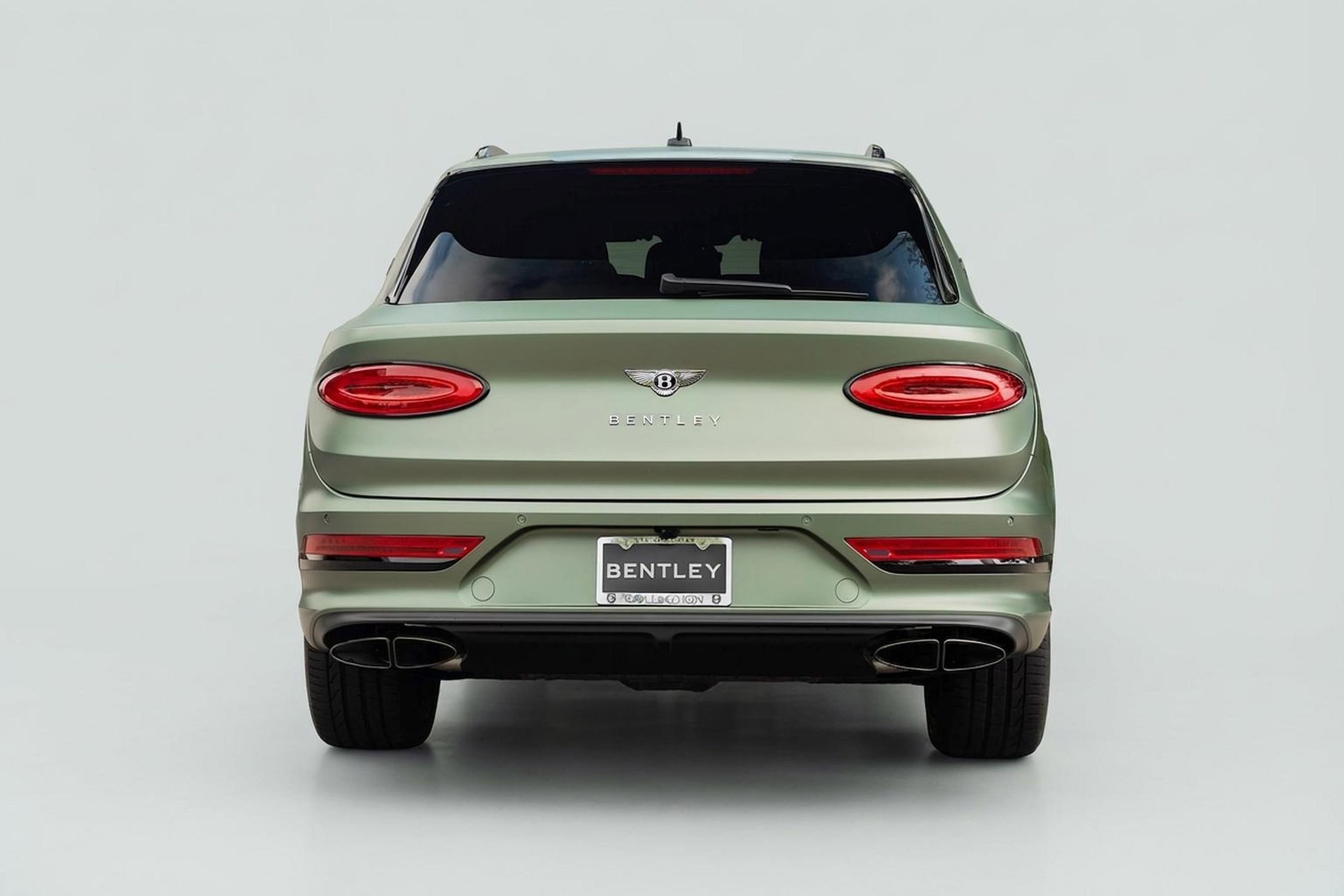 Used 2025 Bentley Bentayga Extended Wheelbase AWD/4WD image 14