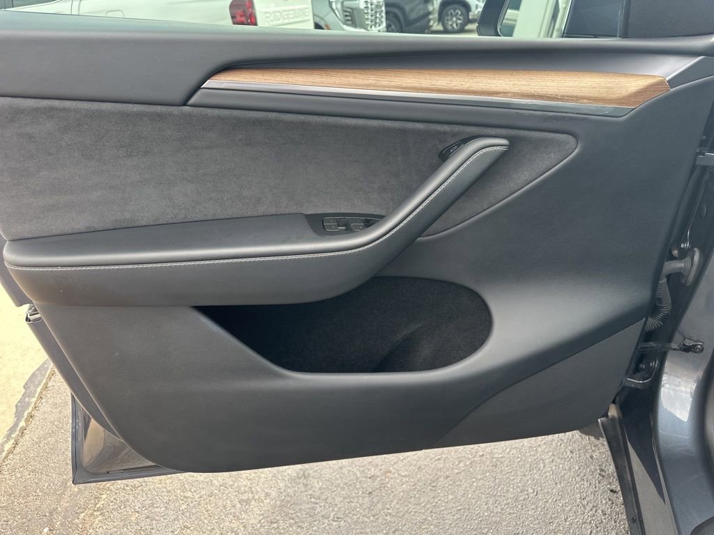 Used 2023 Tesla Model Y Long Range image 14