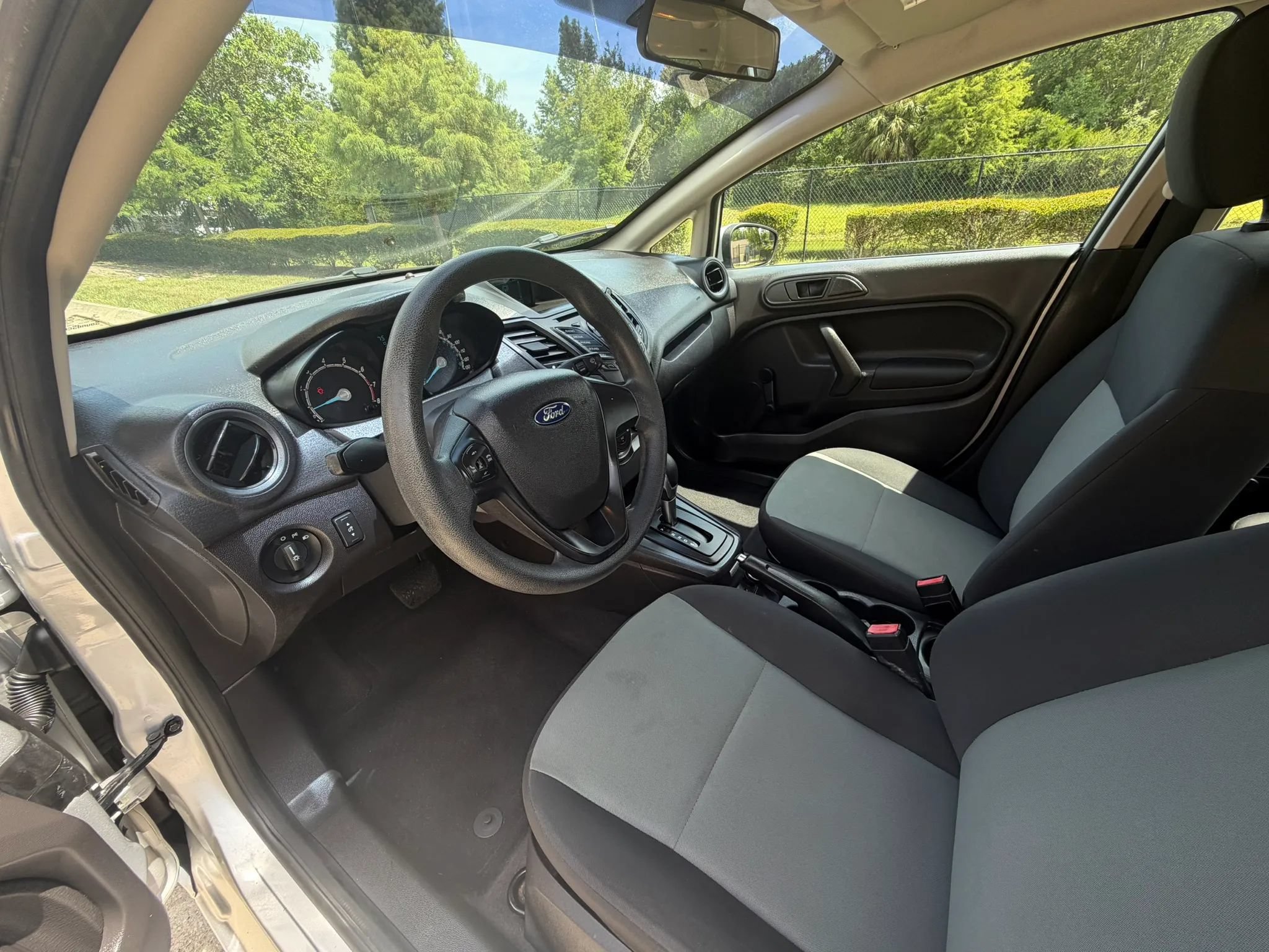 Used 2017 Ford Fiesta S FWD image 9