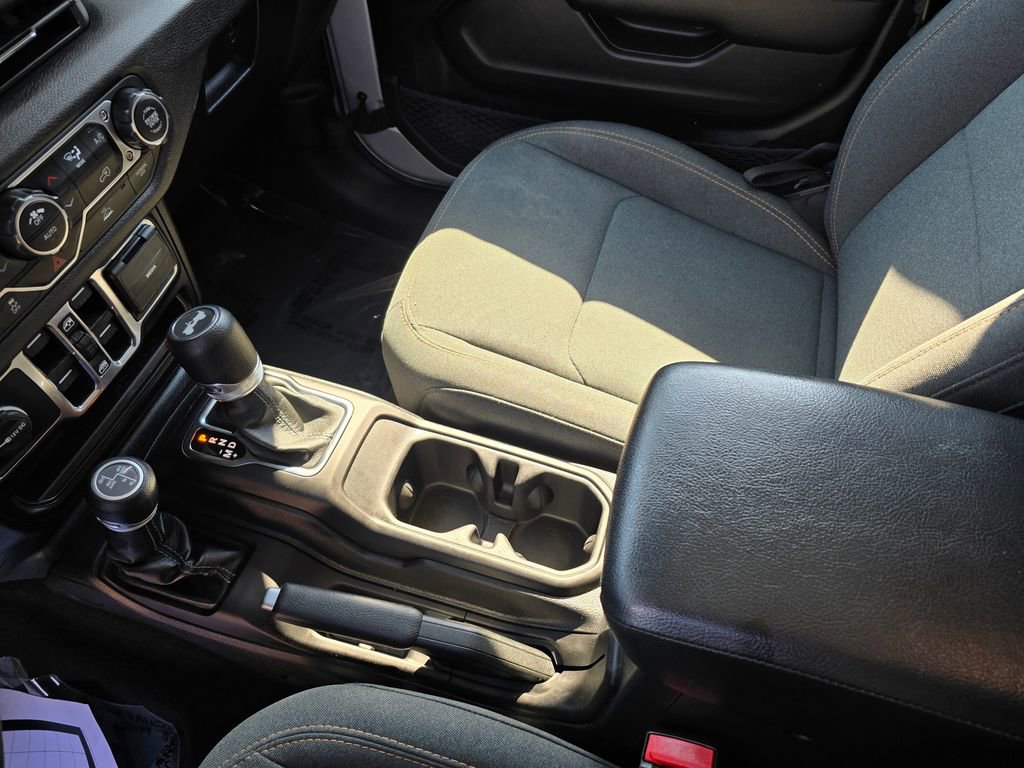 Used 2024 Jeep Wrangler Sport S image 25