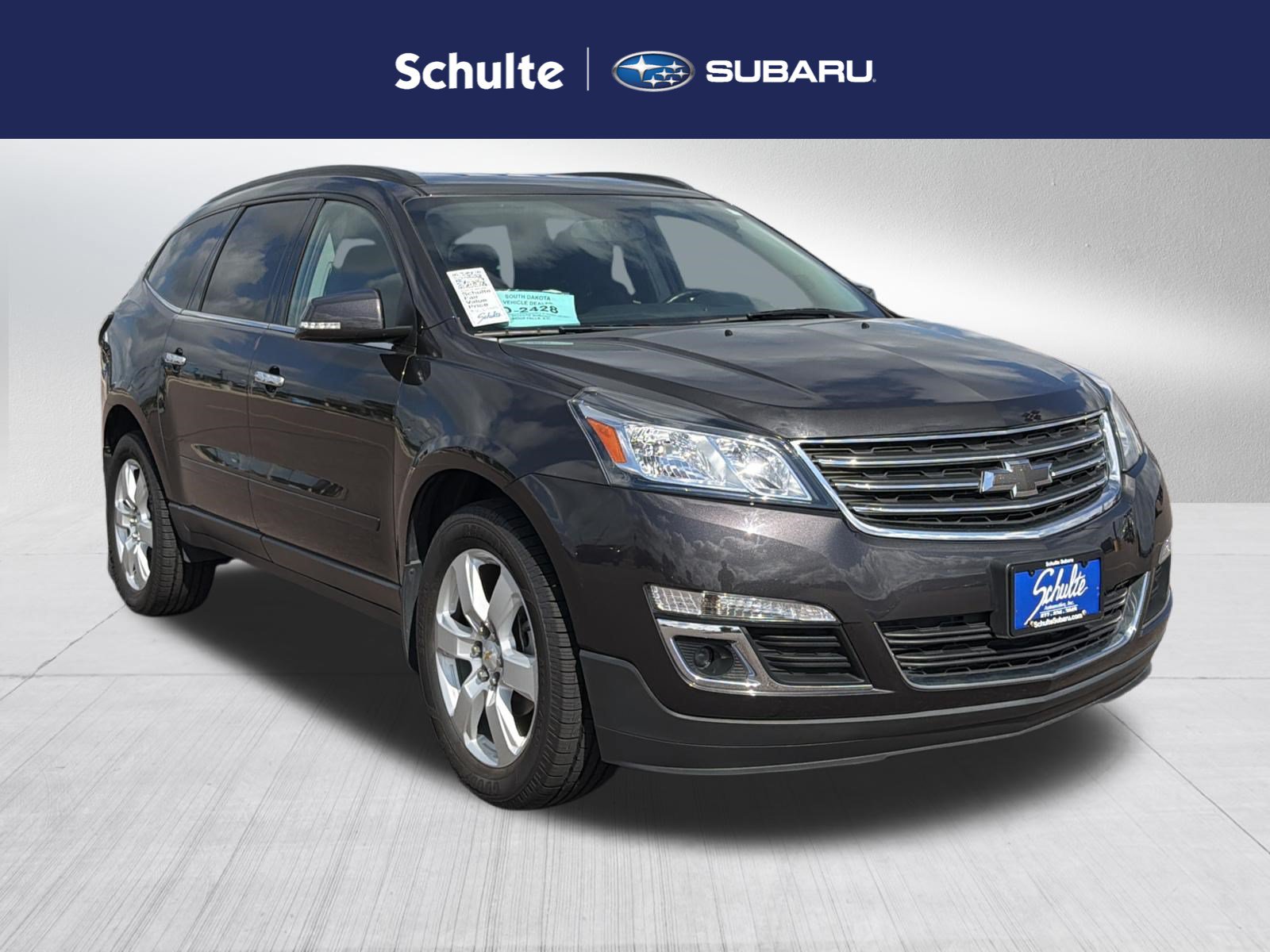 Used 2017 Chevrolet Traverse LT w/ Style and Technology Package FWD image 1