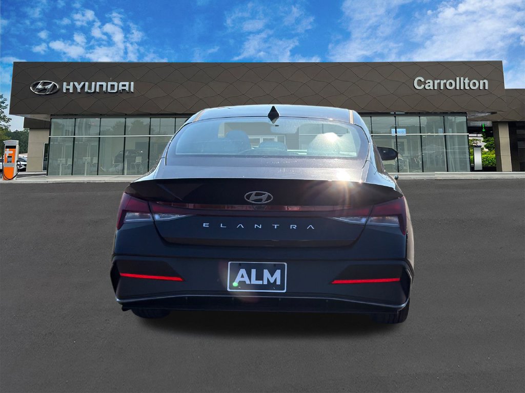 New 2026 Hyundai Elantra SEL Sport FWD image 7