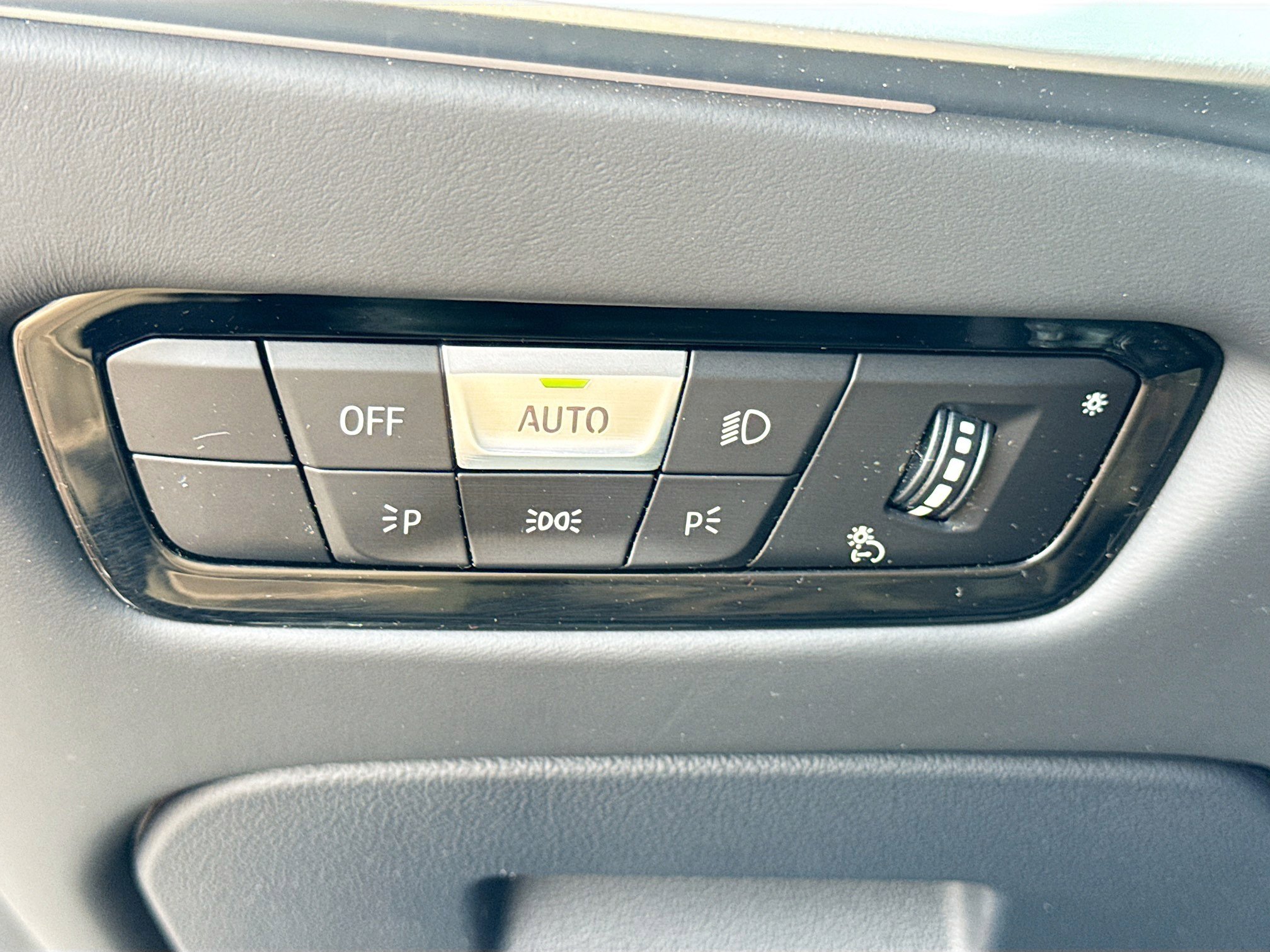 Used 2024 BMW M3 w/ M Carbon Exterior Package image 35