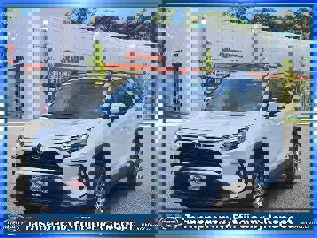 Used 2023 Toyota RAV4 XLE image 4