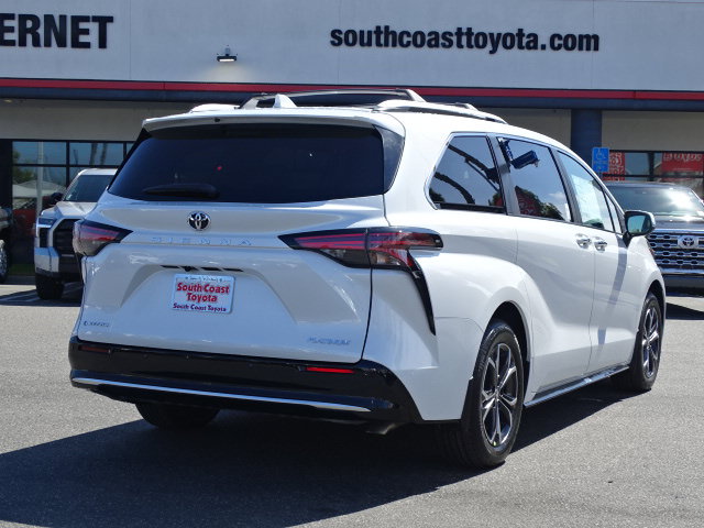 New 2026 Toyota Sienna Platinum AWD/4WD image 5