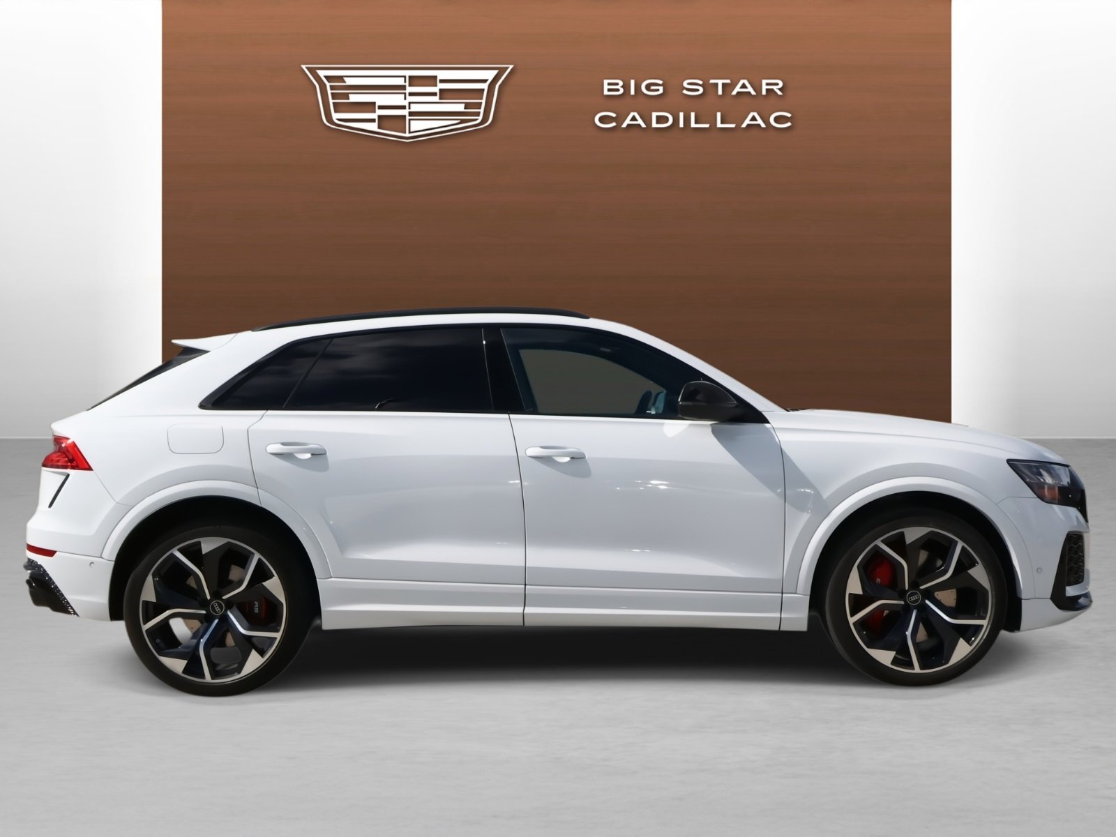 Used 2024 Audi RS Q8 w/ Black Optic Package image 6