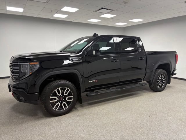 Used 2025 GMC Sierra 1500 AT4 w/ Technology Package AWD/4WD image 5