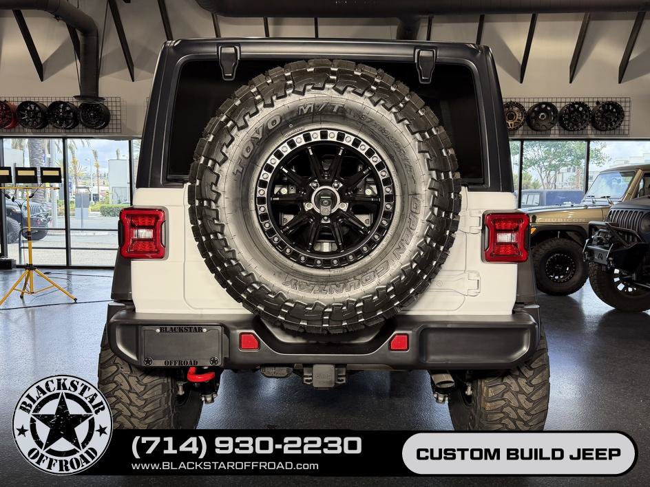 Used 2025 Jeep Wrangler Unlimited Rubicon AWD/4WD image 12