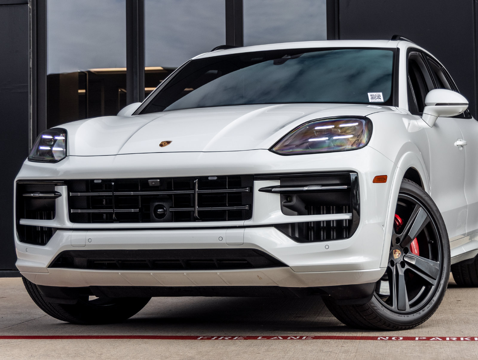 Certified 2025 Porsche Cayenne GTS AWD/4WD image 7