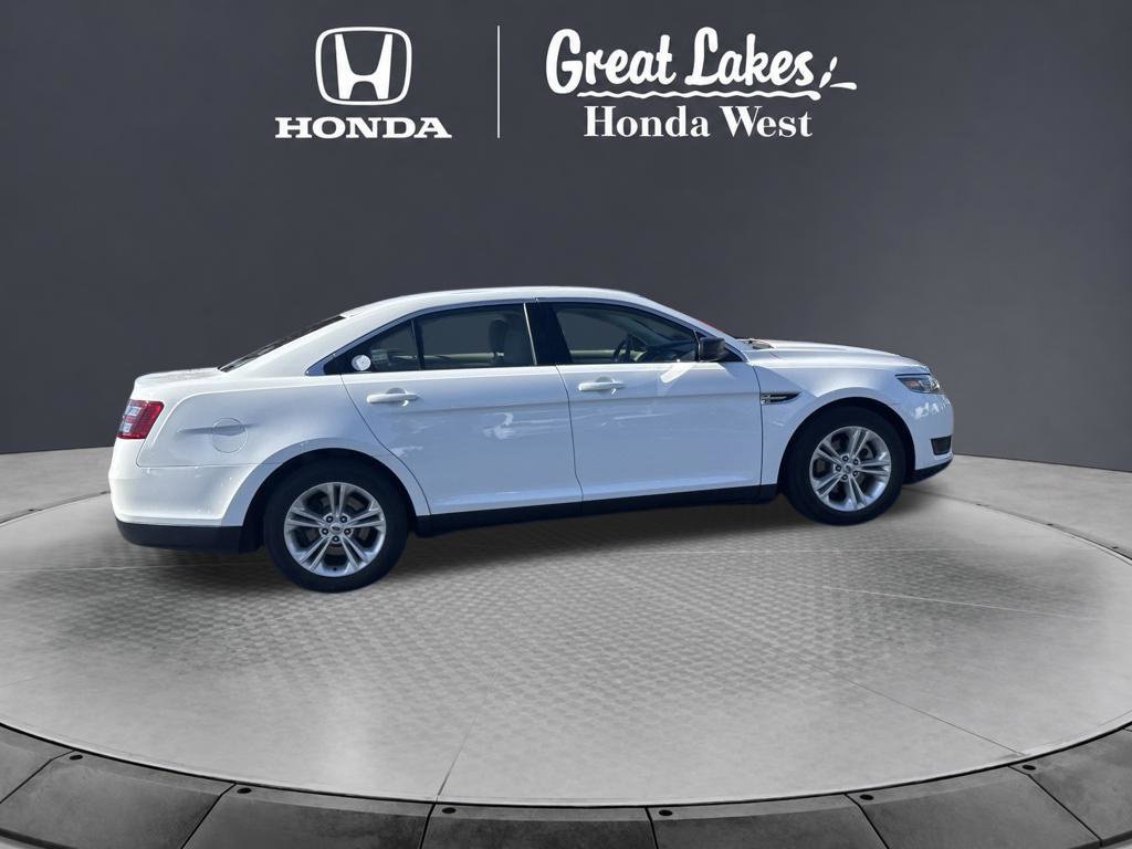 Used 2018 Ford Taurus SE FWD image 8