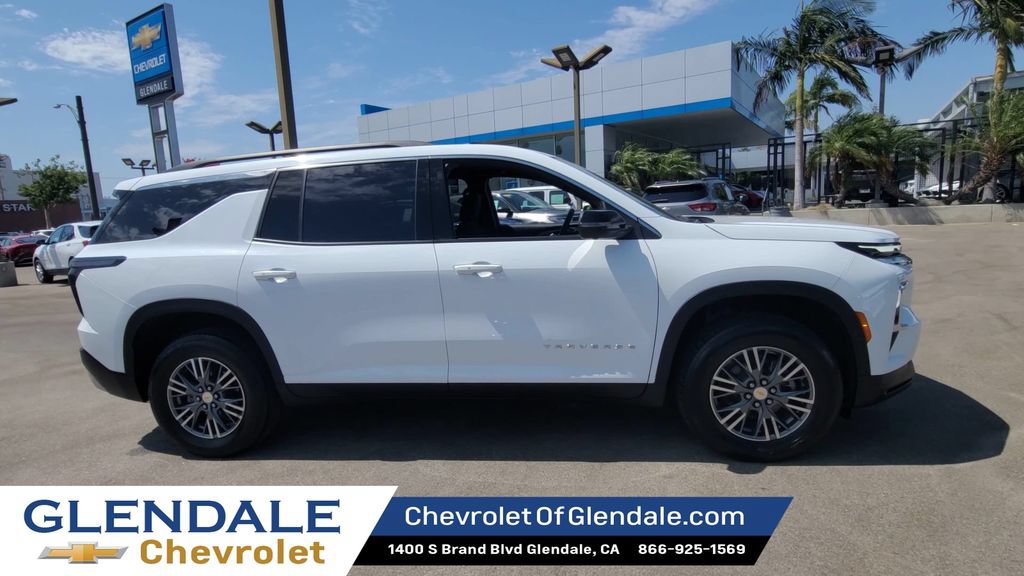 Certified 2024 Chevrolet Traverse LT AWD/4WD image 2