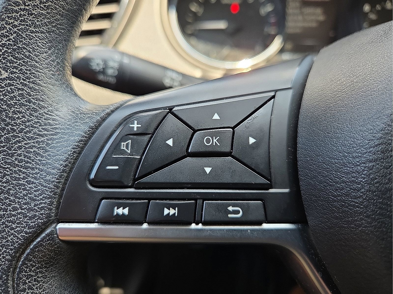 Used 2017 Nissan Rogue Sport SV AWD/4WD image 19