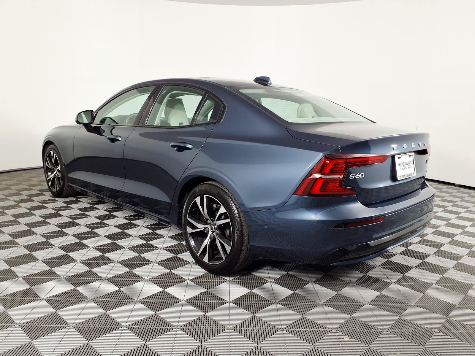 Used 2024 Volvo S60 B5 Plus AWD/4WD image 6