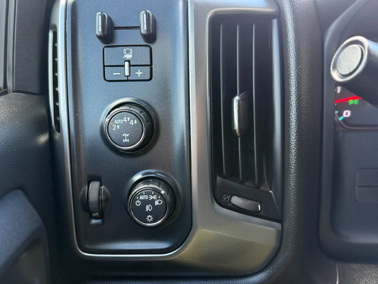 Used 2017 Chevrolet Silverado 1500 LT w/ Midnight Edition image 36