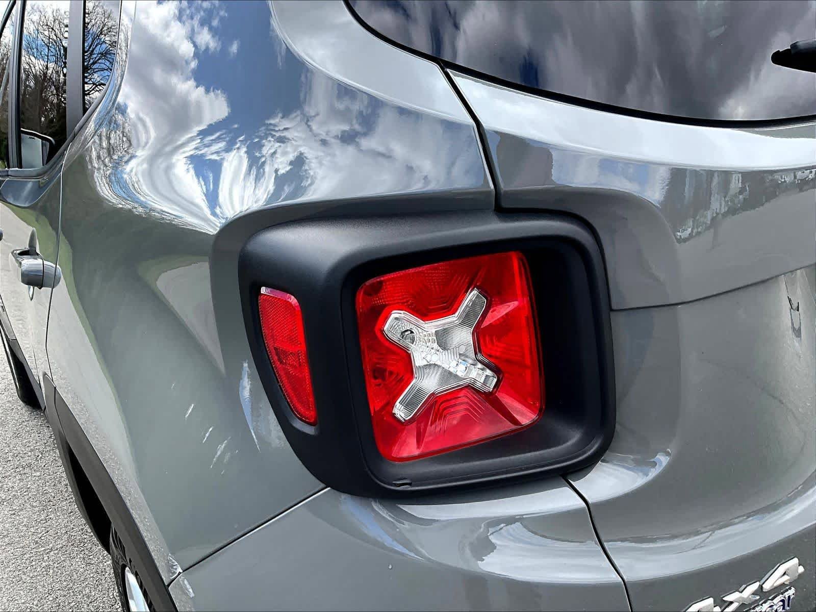 Used 2022 Jeep Renegade Latitude image 58