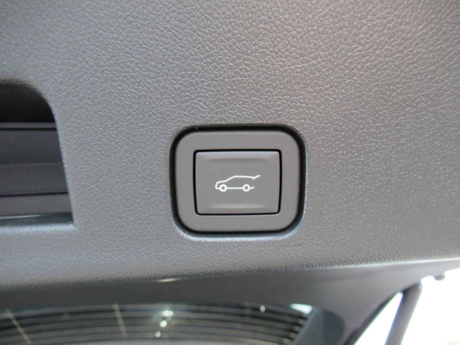 New 2027 Chevrolet Traverse LT FWD image 32