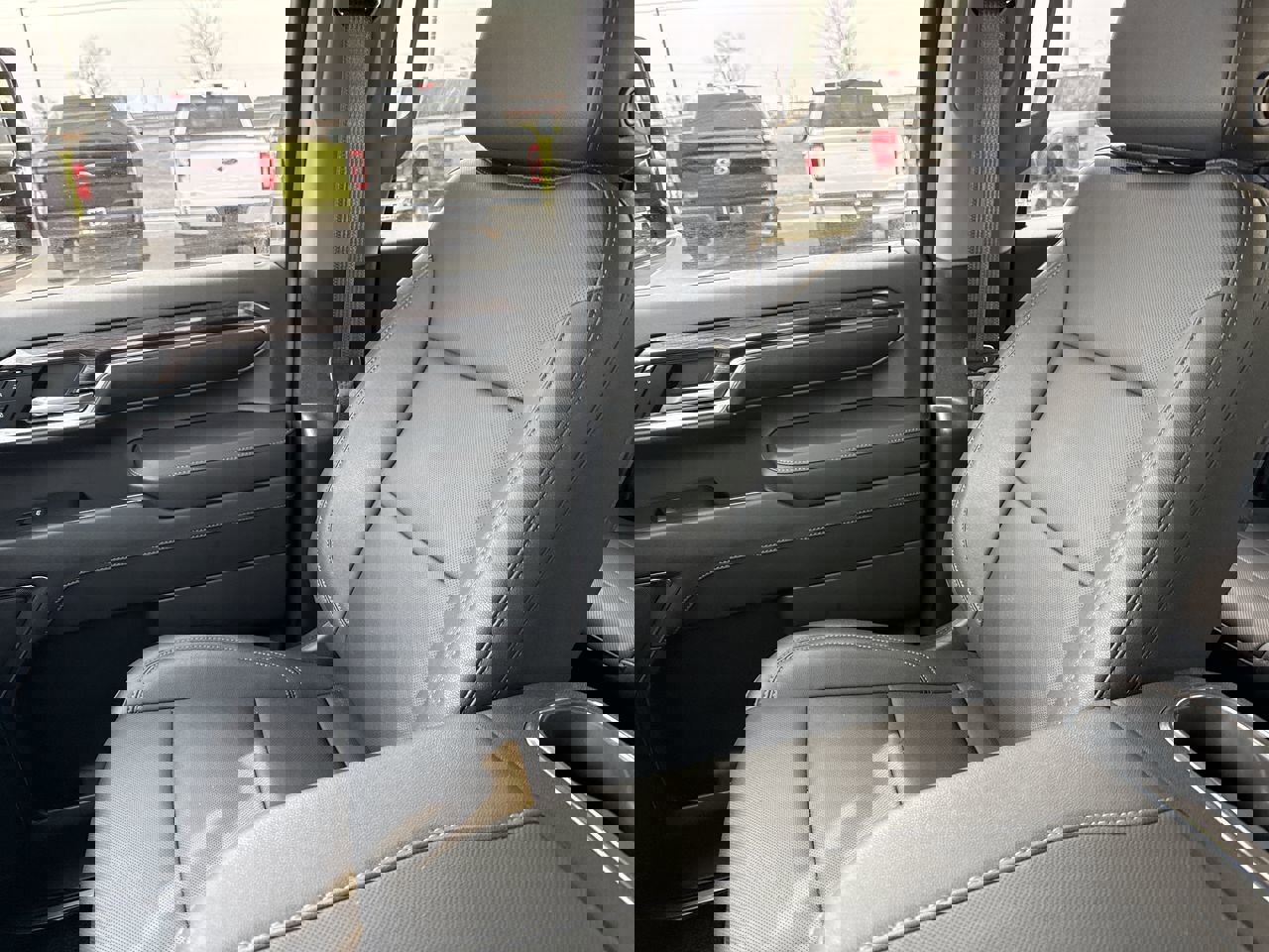 Used 2024 Chevrolet Silverado 2500 LTZ w/ LTZ Premium Package image 31